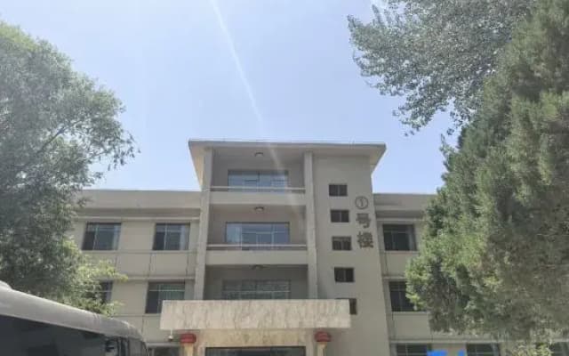 Petroleum Hotel