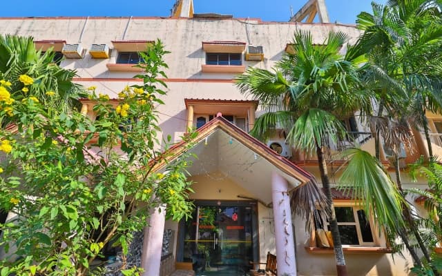Collection O 18385 Hotel Triveni