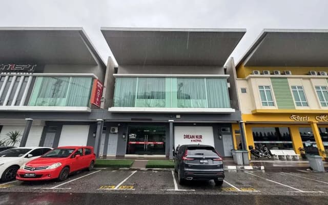 OYO 89497 Dream Nur Hotel