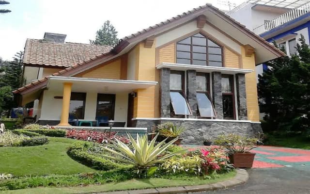 Villa Kota Bunga Lavender