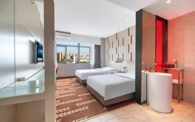 Yueyue Hotel(Zhengzhou Boudou·Xinxiang Confucius Temple Metro Station Store)