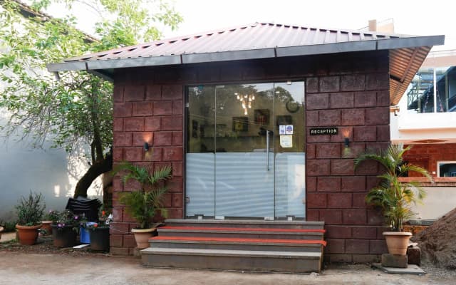 Treebo JP Cottage with Swimming Pool