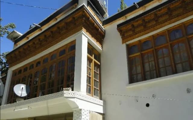 Jamspal Guest House