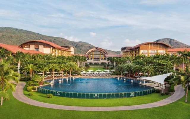 Курорт The St. Regis Sanya Yalong Bay