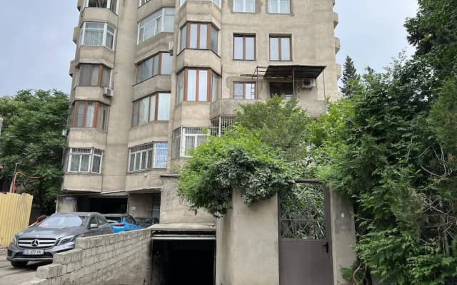 Уютные апартаменты с садом в центре Тбилиси