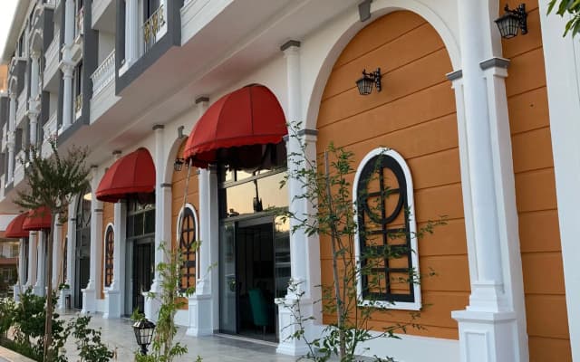 Курорт The Sansa Hotel & Spa