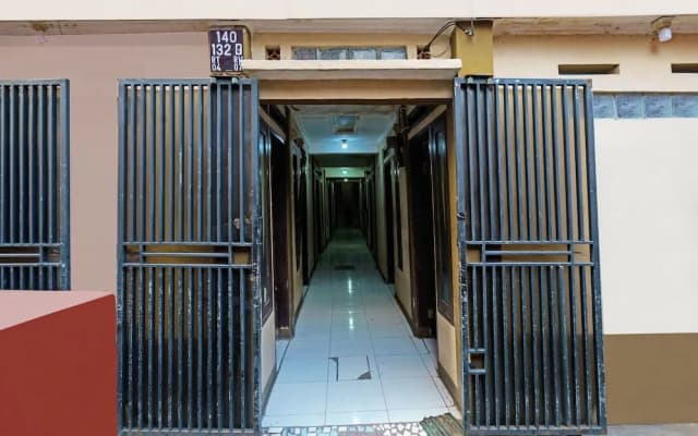 SPOT ON 91783 Urban Syariah ResidenceNearGOR Pandawa Lima