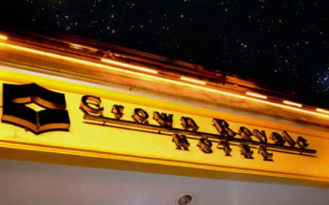 Crown Royale Hotel