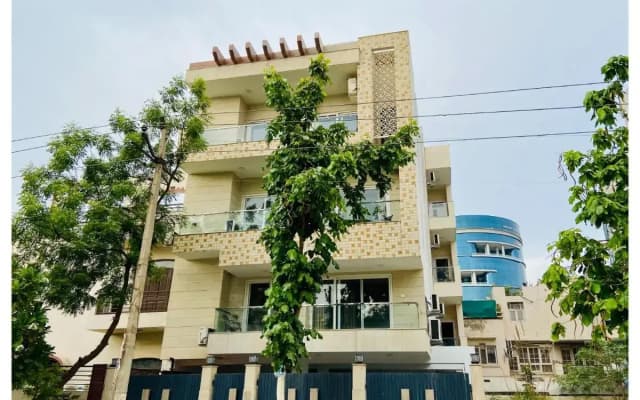 Bluo 1Bhk - Dlf Cybercity, Mg Road - Balcony, Lift