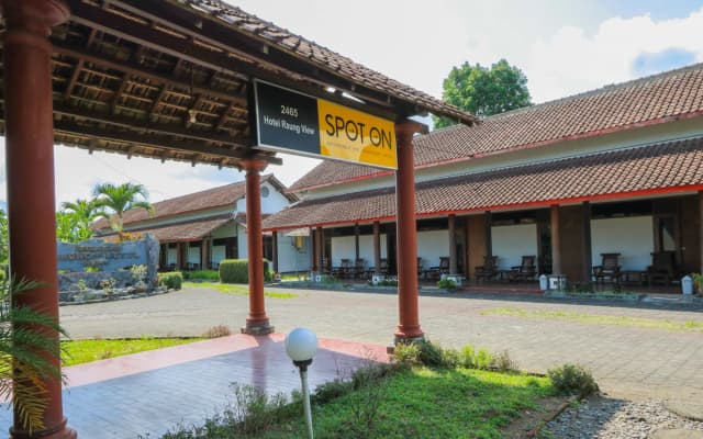 OYO 2465 Hotel Raung View