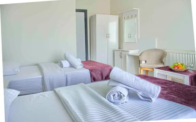 Yeniciftlik Otel