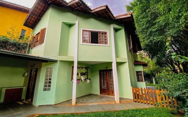 Casa com espaço gourmet, home office e 3 suítes \- Granja Viana