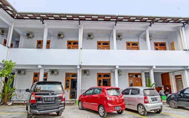 Urbanview Syariah Wisma Nabil Solo