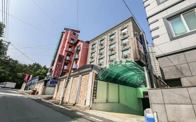 Jinju Tomji