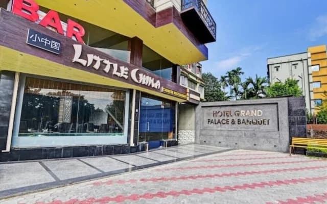 Hotel Grand Palace Banquet by OYO Rooms