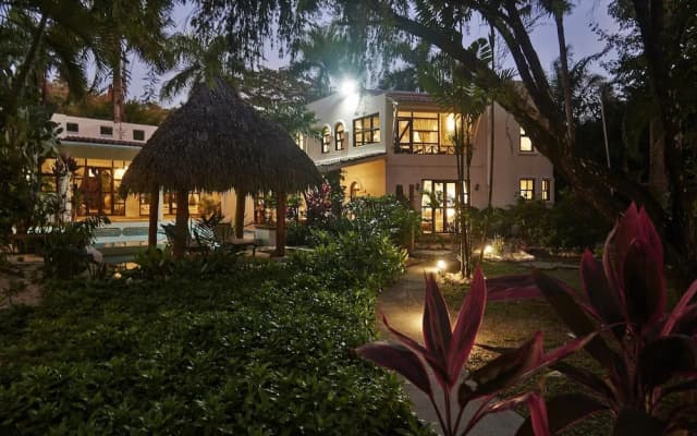 Paradise Beach Lodge