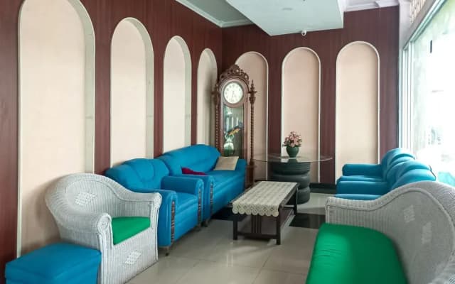 RedDoorz Hotel Baaraka near Living World