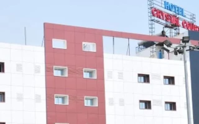 Hotel Crystal Court