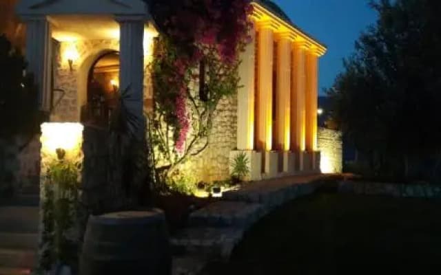 Akropol Otel Kas