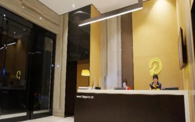 Jiduo Light Residence Hotel (Yulin Zhonggang Road Darunfa)