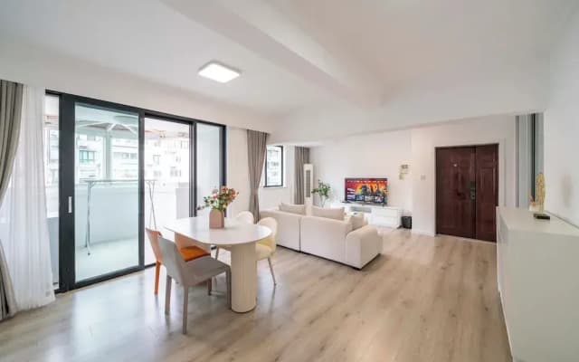 Tyms  2BR APT Hongqiao Paris Classic