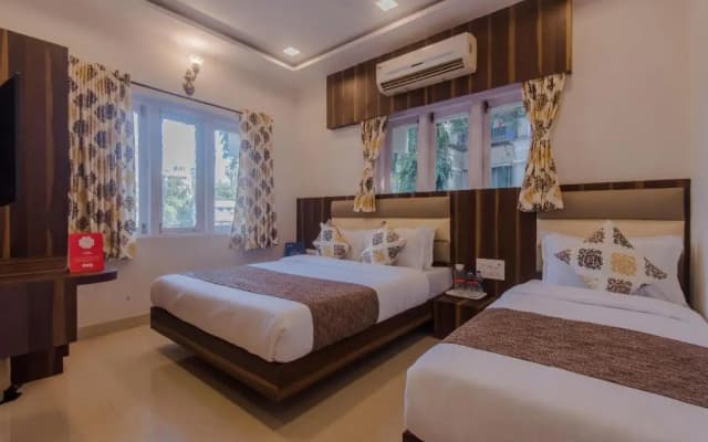 Hotel Golden Palms by OYO