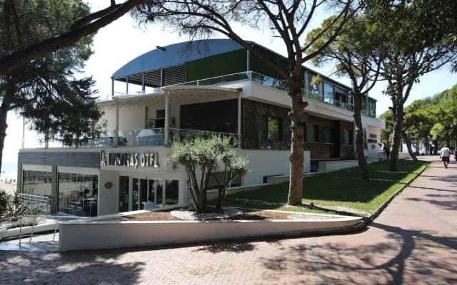 Karakas Hotel