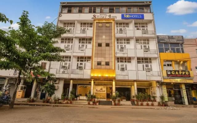 Fabhotel Silver Inn I