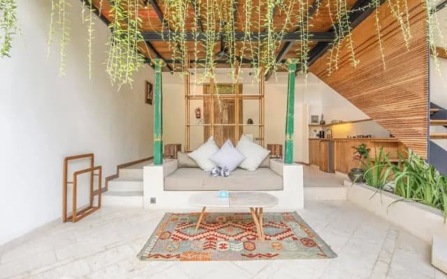 Chic 1-br Villa With Pool, 800m From Echo Beach