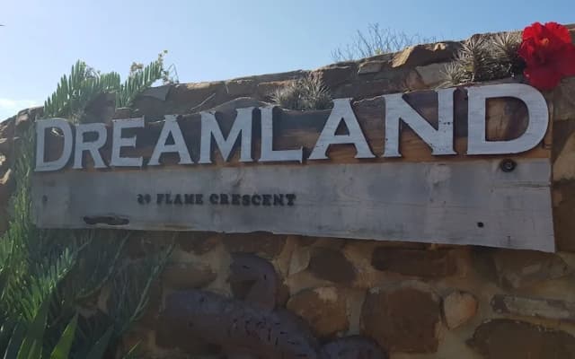 Dreamland Beach House & Studios at Supertubes