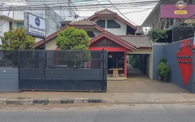 RedDoorz near IPDN 2