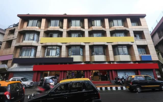 Hotel Golden Peak by OYO