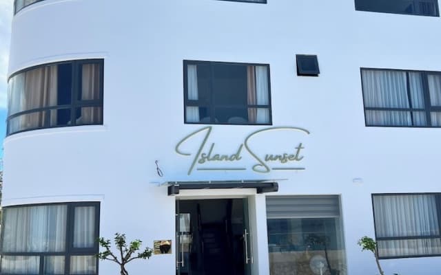 Island Sunset Hotel