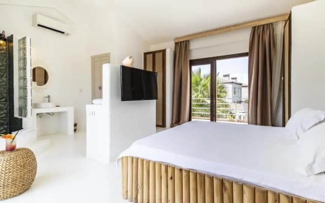 777 Alaçatı (+16 Adult Only)