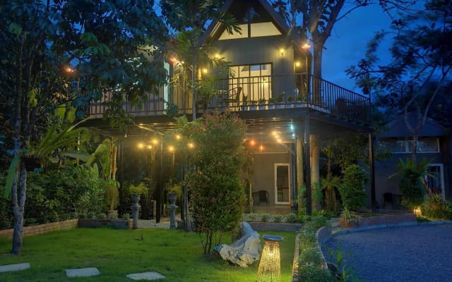 Baan Rom Lom Yen
