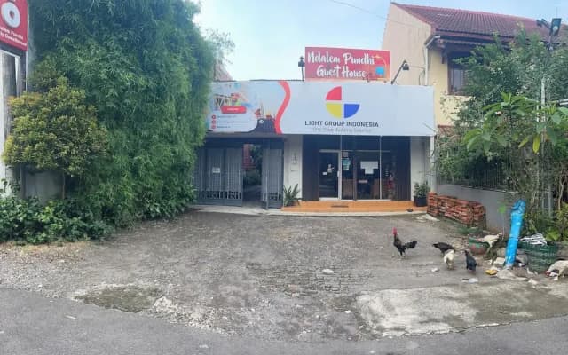 Ndalem Pundhi Guest House by Secoms