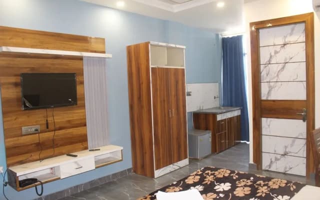 Radha krishna spiritual stay