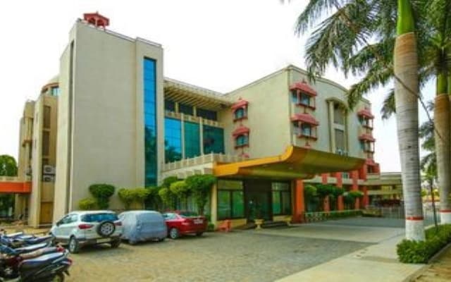 OYO 13279 Hotel Jabali Palace