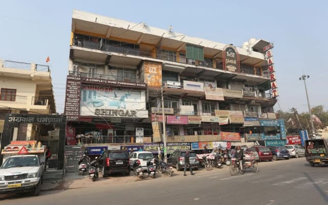 Hotel Samrat BY OYO Rooms