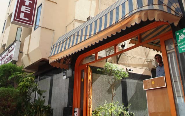 OYO 270 Dream Land Hotel