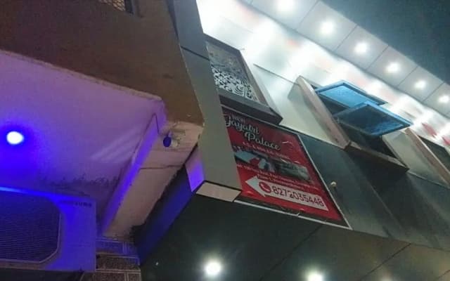 Hotel Gayatri palace Vrindavan