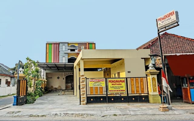 OYO 91599 Penginapan Mutiara Madiun