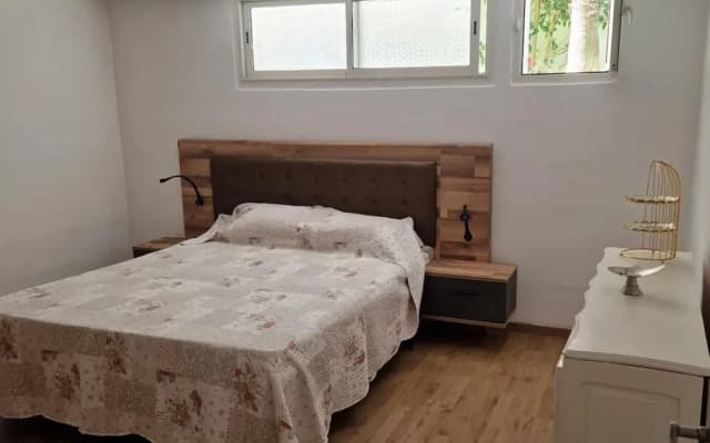 2 Bed Villa, Sleeps 4 - Garden, Wifi, Parking