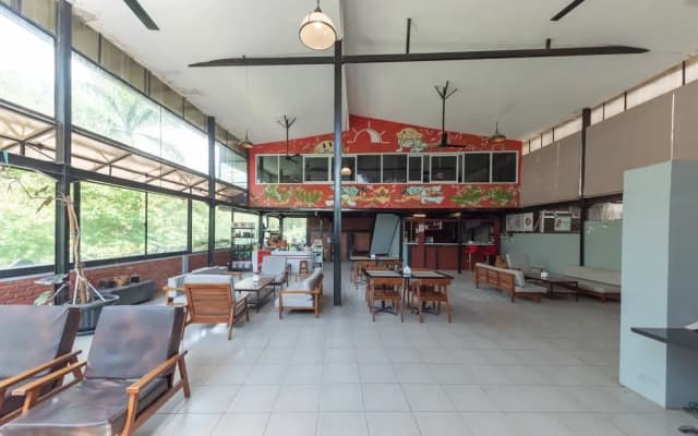 Skyland Guest House Mitra RedDoorz