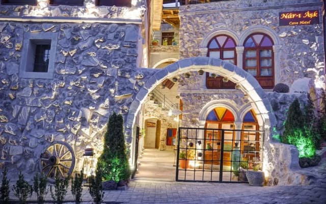 Nar-I Ask Cave Hotel