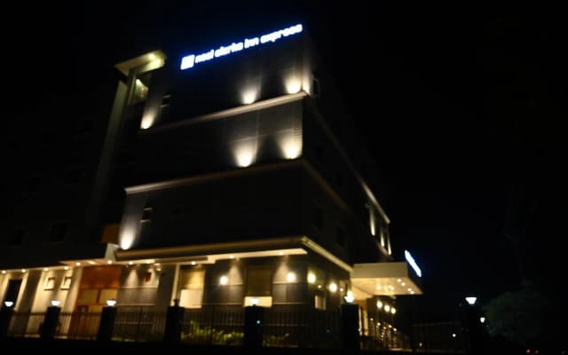 Neel Clarks Inn Express Agra