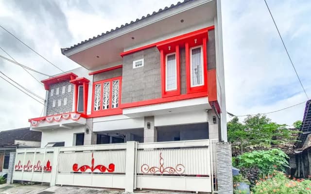 RedDoorz near Stadion Wilis Madiun