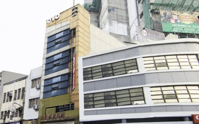 Lucky Hotel by OYO Rooms