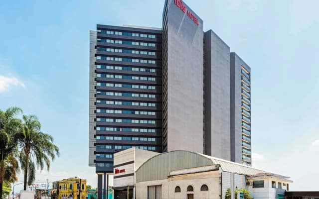 ibis Santos Valongo