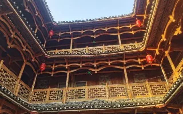 Furong Town and Slow Yueshe (Lotus Pool Shop)